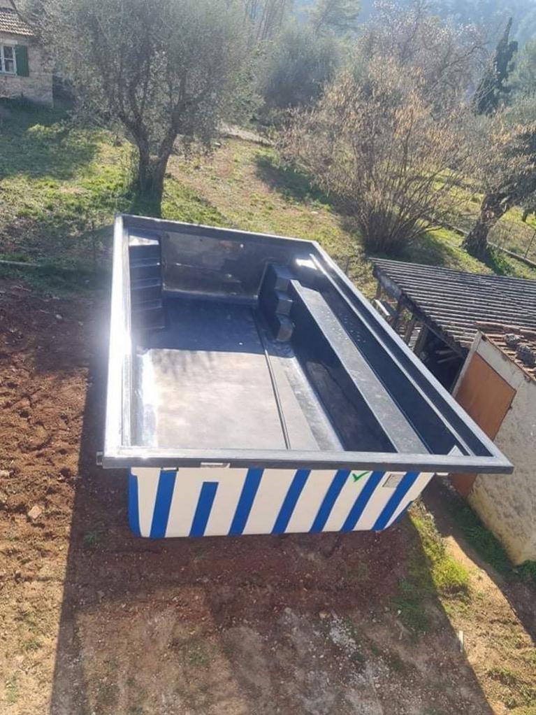 cuve de piscine en bac préfabriqué