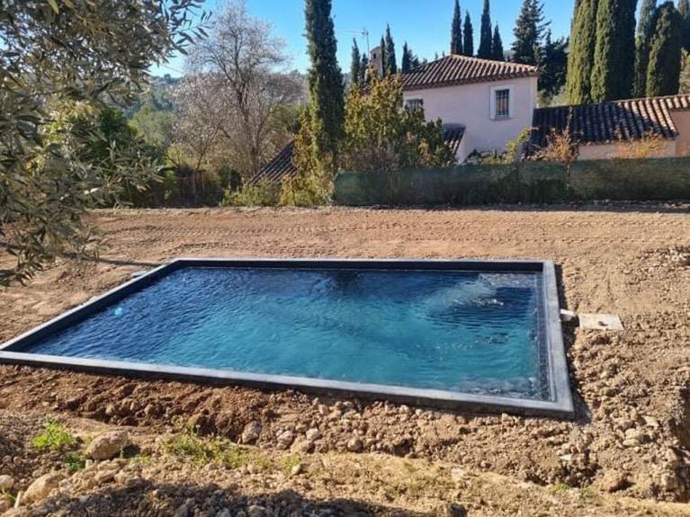 construction d'une piscine, terrassement